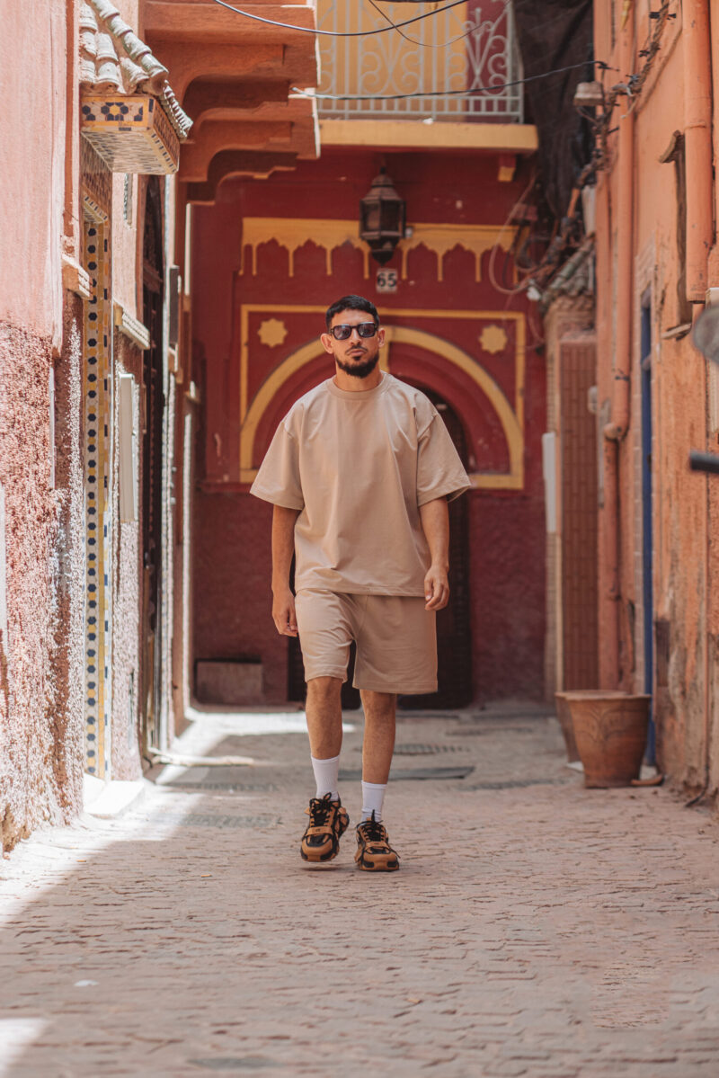 Oversized t-shirt with drop shoulders and shorts with elastic waistband - Beige
