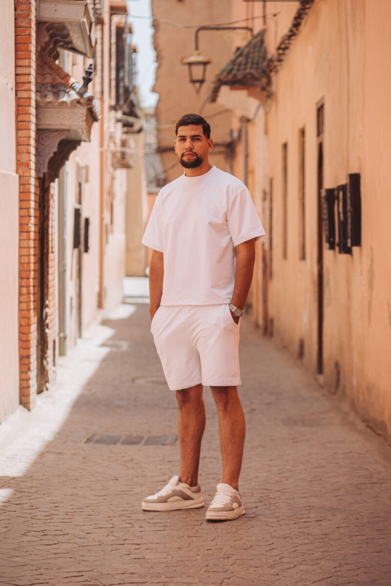 Oversized t-shirt with drop shoulders and shorts with elastic waistband - White - Image 3