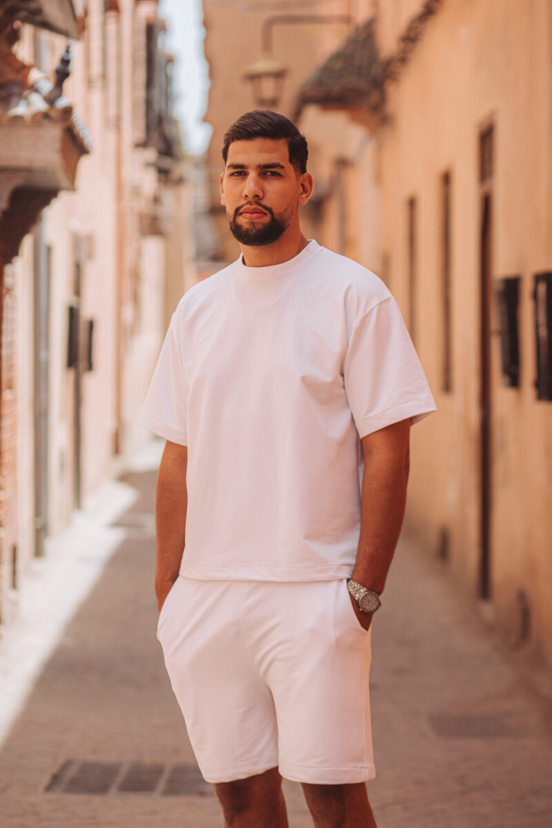 Oversized t-shirt with drop shoulders and shorts with elastic waistband - White