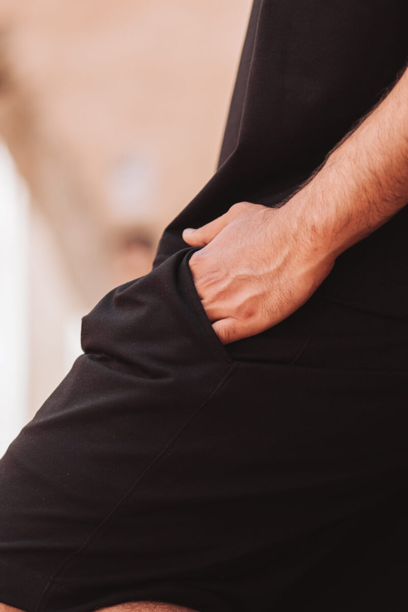 Oversized t-shirt with drop shoulders and shorts with elastic waistband - Black - Image 2